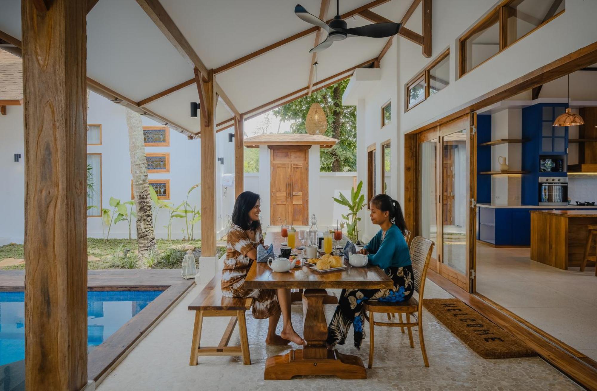 Tropik Resort Lombok セロング・ベラナク エクステリア 写真