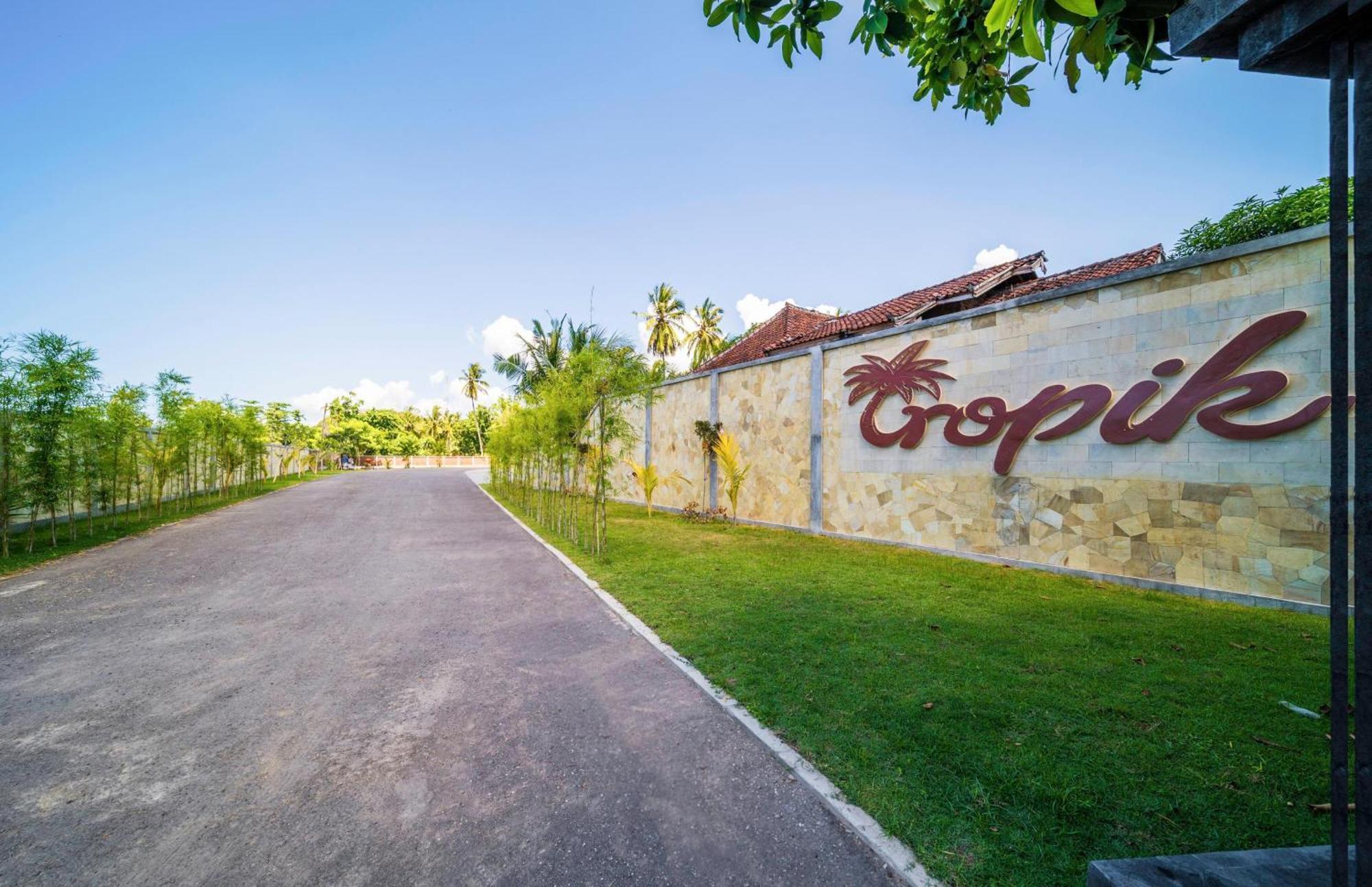Tropik Resort Lombok セロング・ベラナク エクステリア 写真