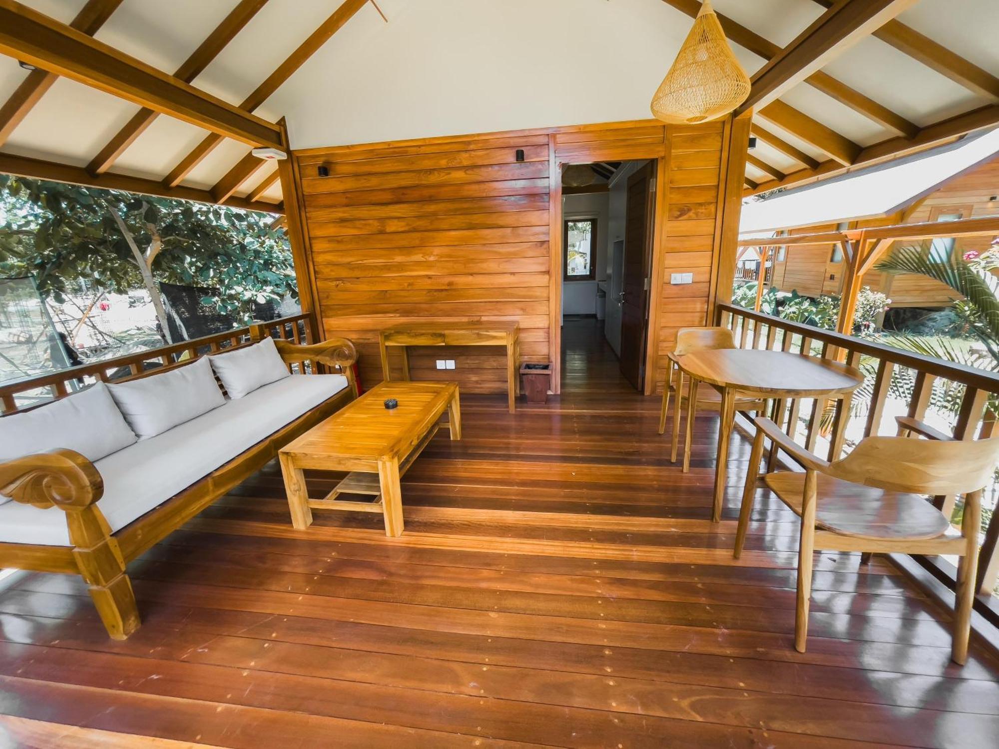 Tropik Resort Lombok セロング・ベラナク エクステリア 写真