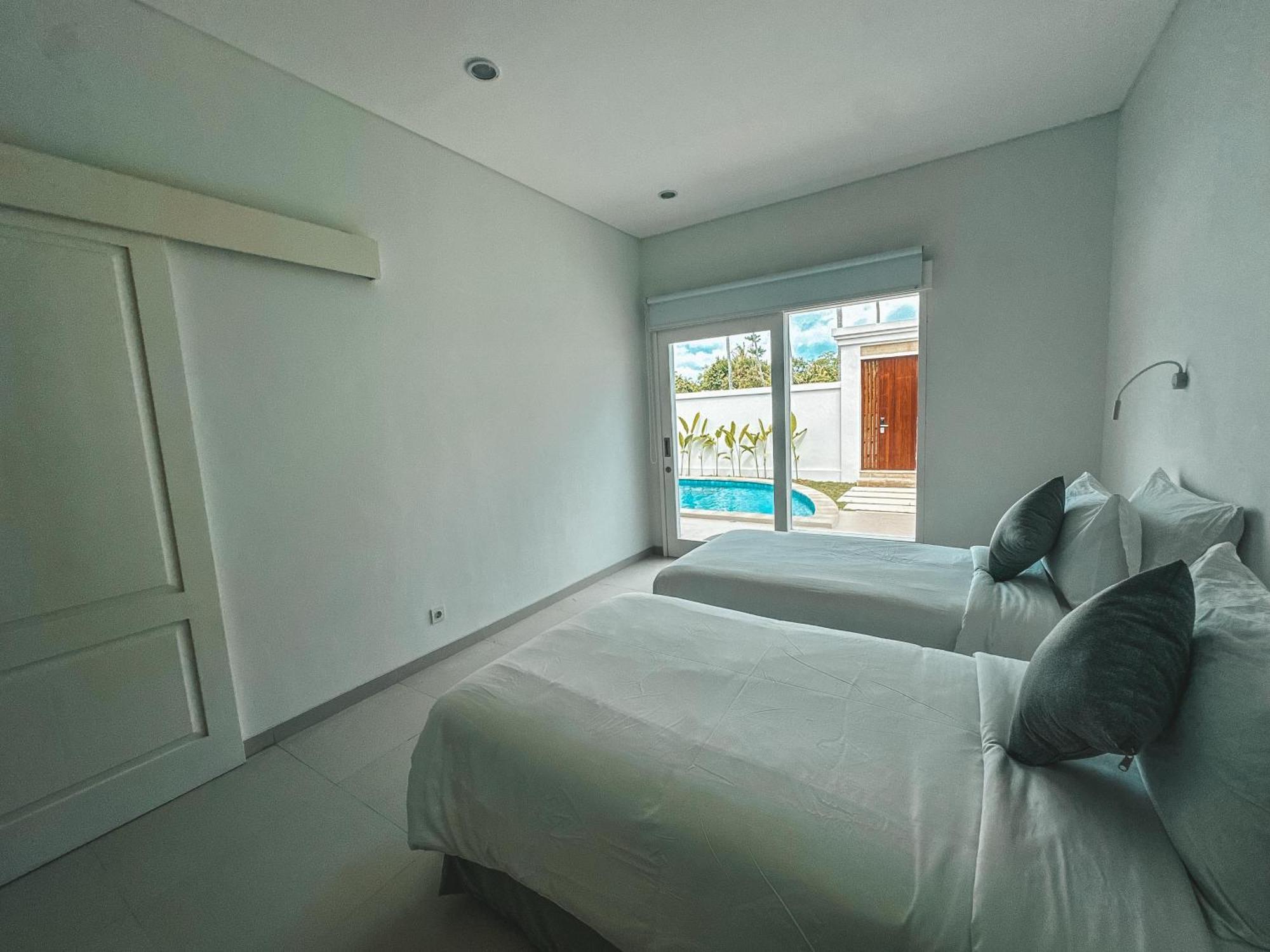 Tropik Resort Lombok セロング・ベラナク 部屋 写真