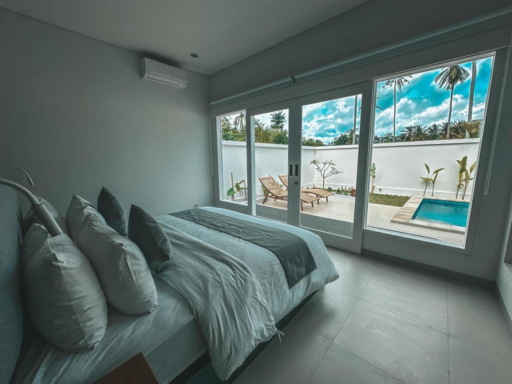 Tropik Resort Lombok セロング・ベラナク 部屋 写真