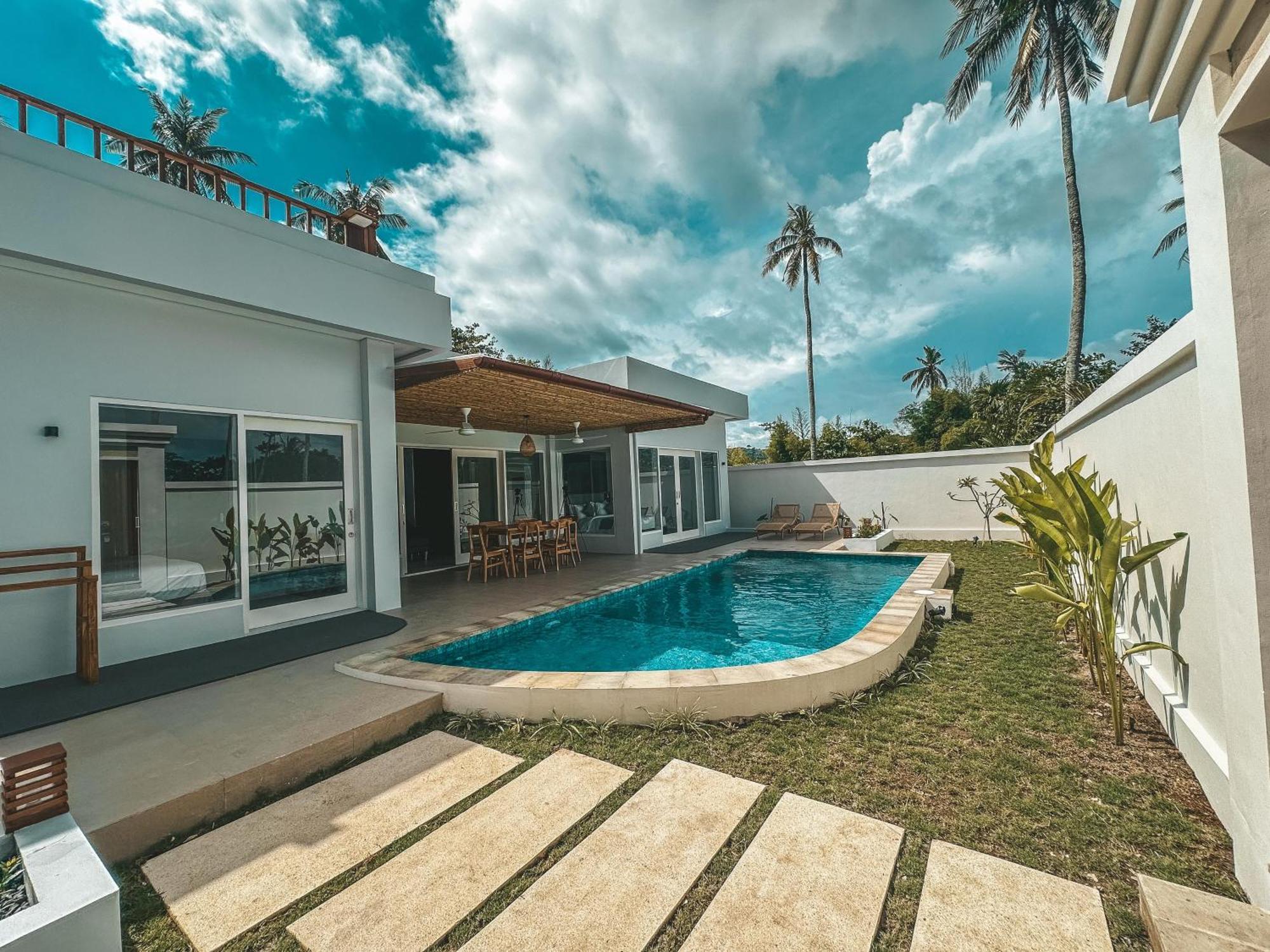 Tropik Resort Lombok セロング・ベラナク 部屋 写真
