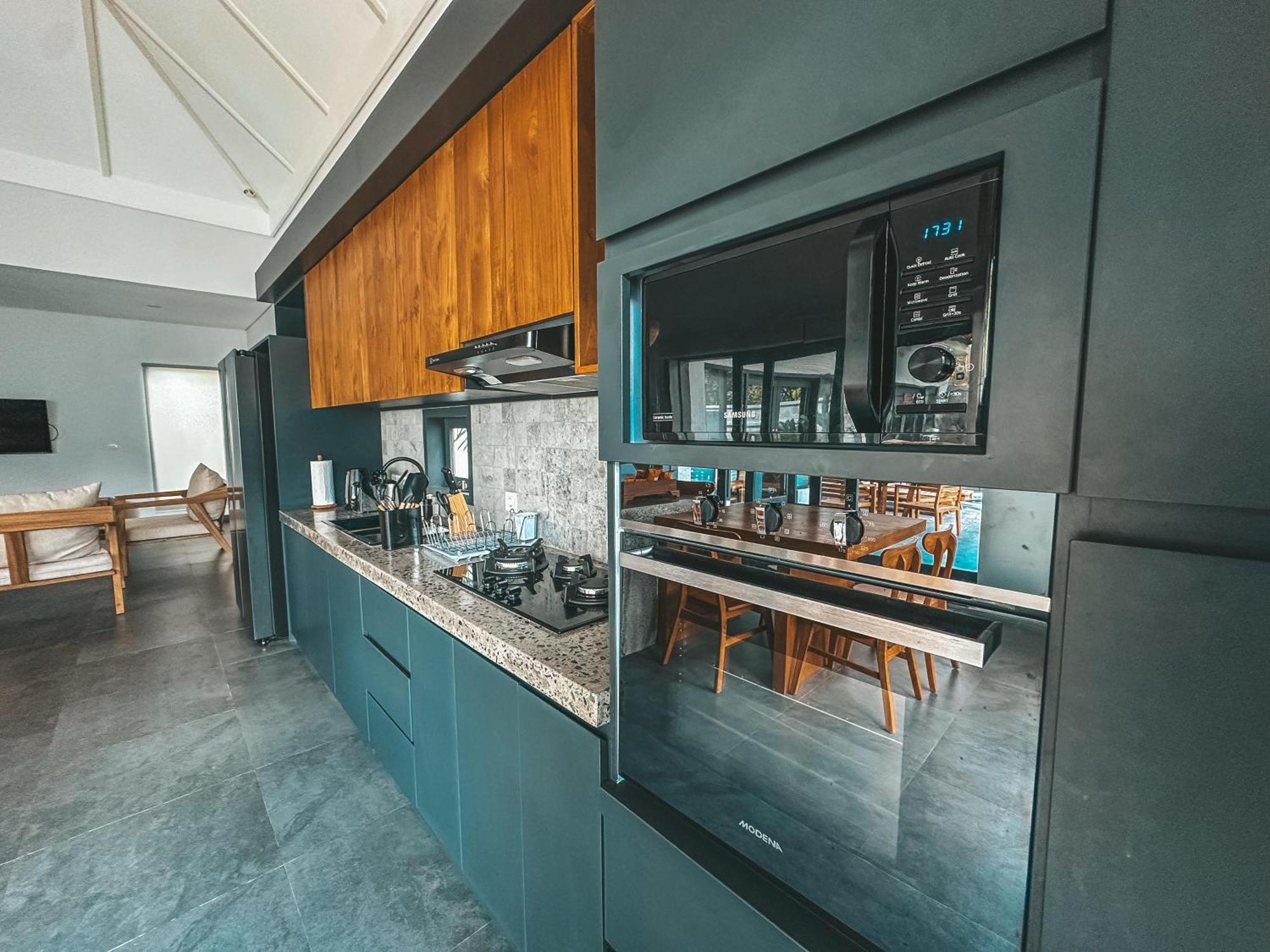 Tropik Resort Lombok セロング・ベラナク 部屋 写真