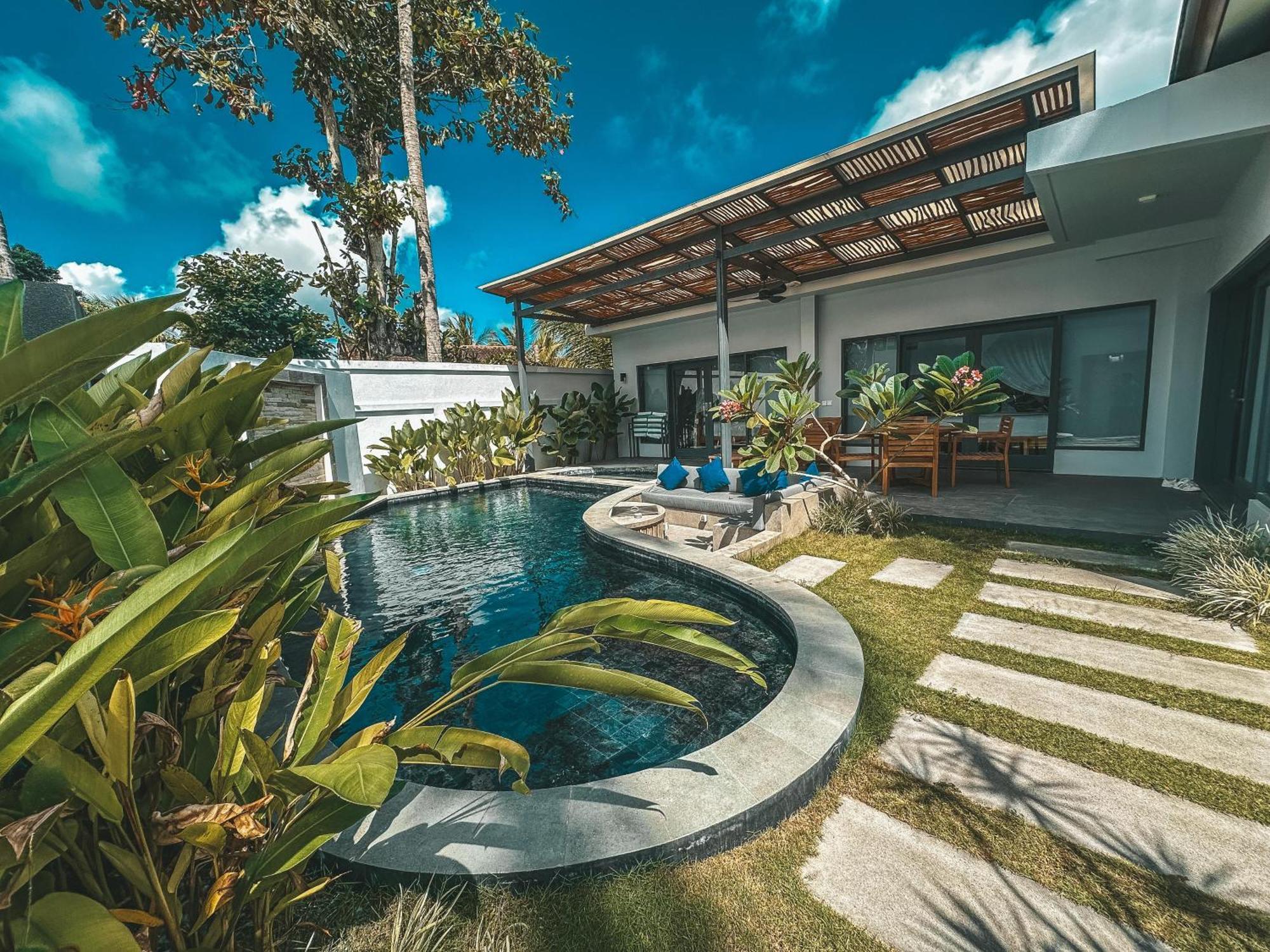 Tropik Resort Lombok セロング・ベラナク エクステリア 写真