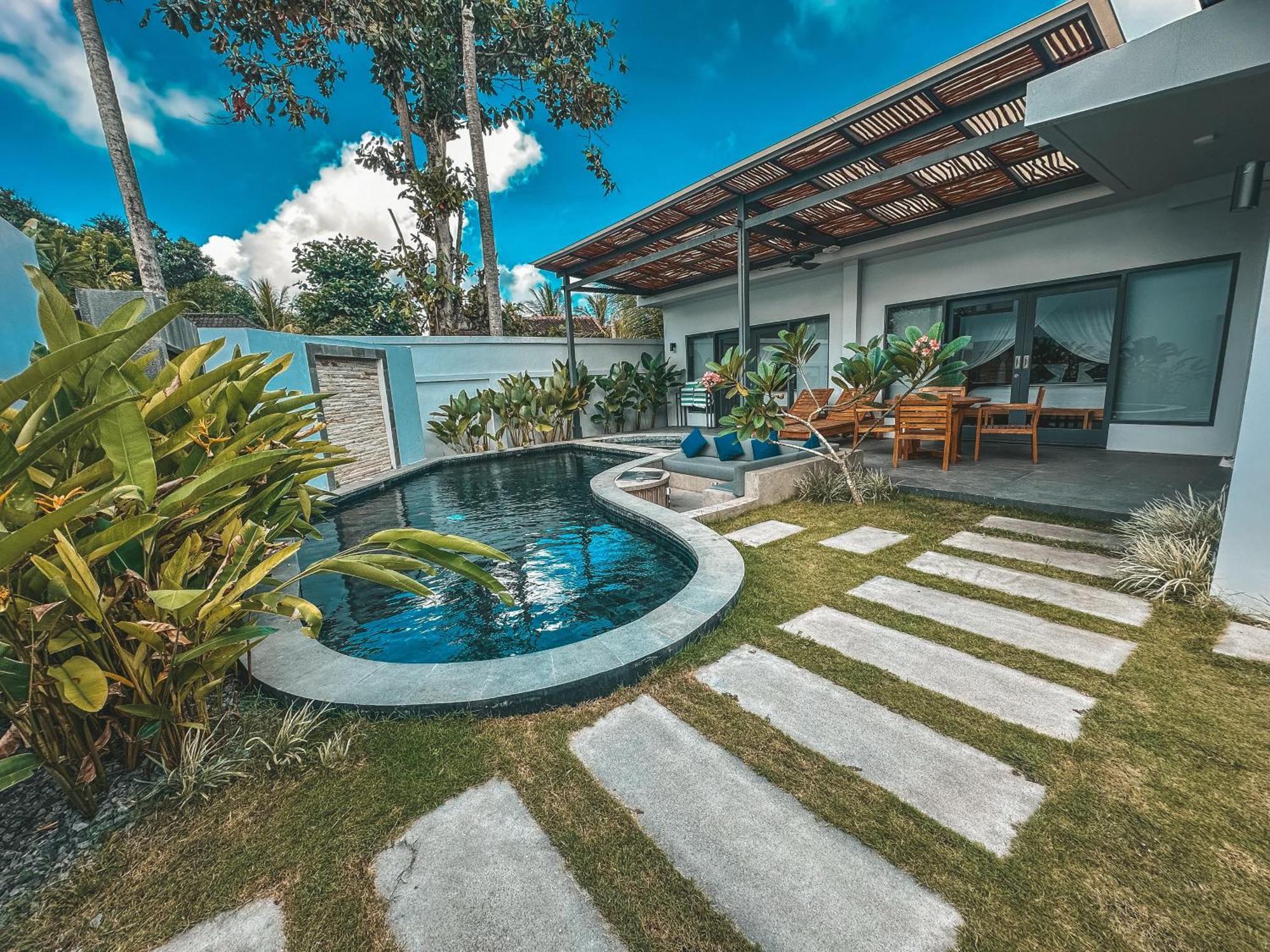 Tropik Resort Lombok セロング・ベラナク エクステリア 写真